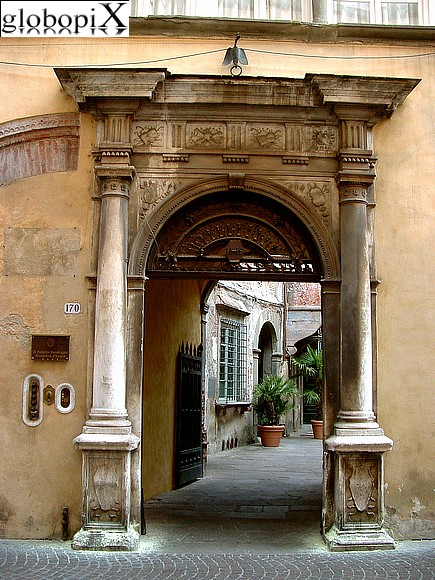 Lucca - Fillungo - Palazzo Busdraghi