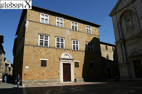 Pienza - Palazzo Vescovile in Piazza Pio II