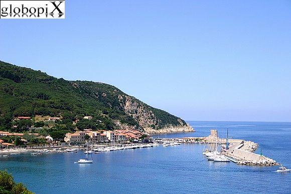 Isola d'Elba - Panorama della spiaggia e del porto