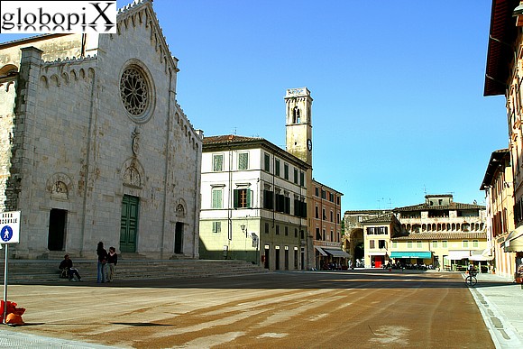 Pietrasanta - Piazza Duomo di Pietrasanta