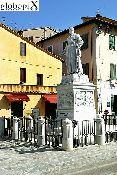 Pietrasanta - Piazza del Duomo di Pietrasanta