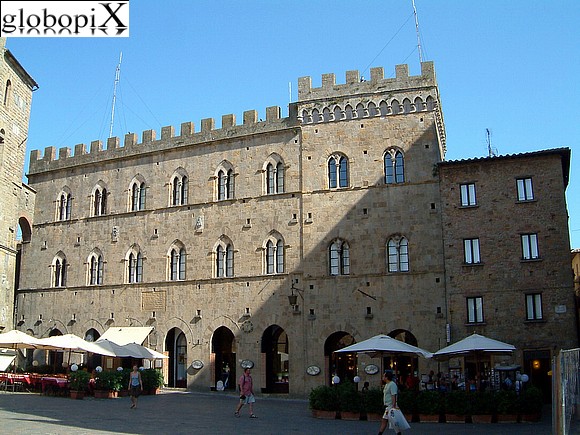 Volterra - Piazza dei Priori