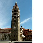 Photo: Piazza Duomo e Duomo di Pistoia