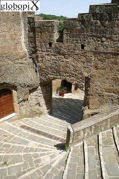Pitigliano - Porta di Capisotto also Porta di Sovana