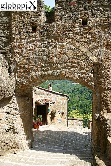 Pitigliano - Porta di Capisotto also Porta di Sovana