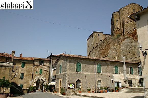 Pitigliano - Porta di Sopra e Rocca