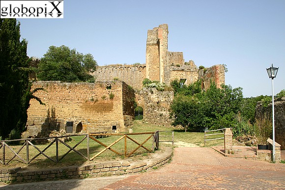 Pitigliano - Remains of Rocca di Sovana