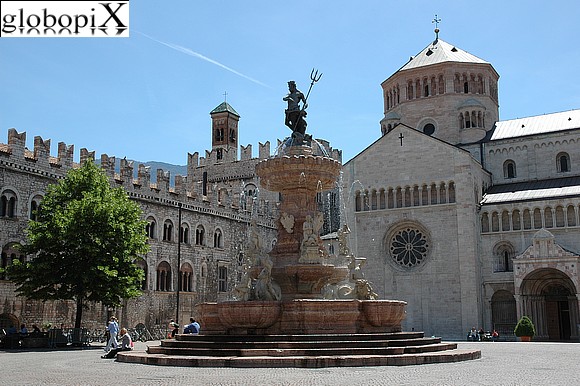 Trento - Piazza Duomo e Fontana del Nettuno