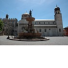 Foto: Fontana di Nettuno e Duomo S. Vigilio