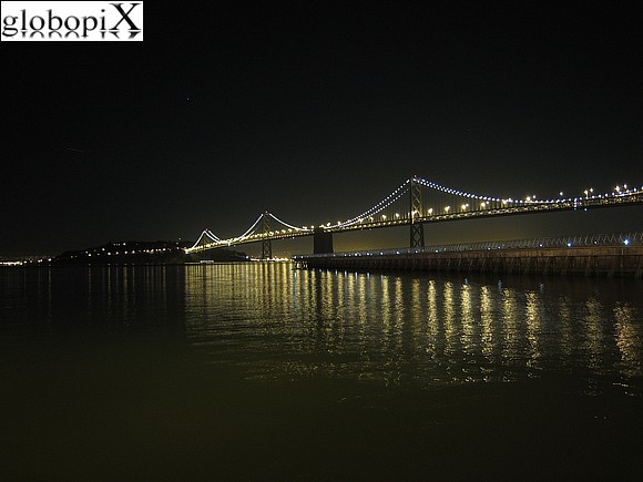 San Francisco - Bay Bridge di notte