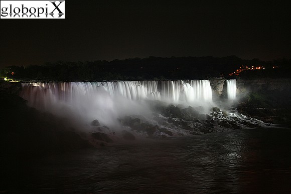 Cascate Niagara - Cascate del Niagara di notte