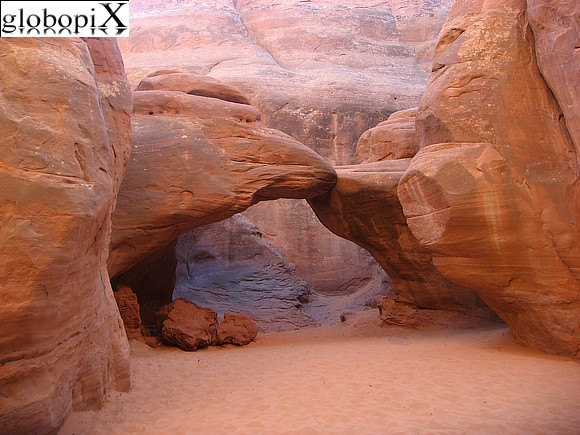 Canyonlands - Sand Dune Arch