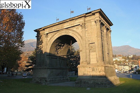 Aosta - Arco di Augusto