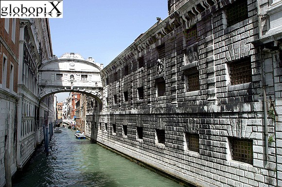 Venezia - Ponte dei Sospiri e Palazzo delle Carceri