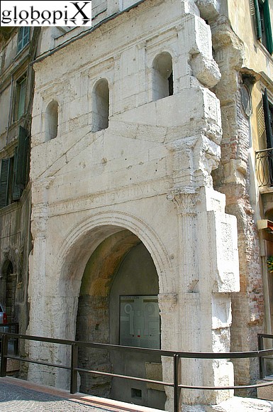 Verona - Porta dei Leoni